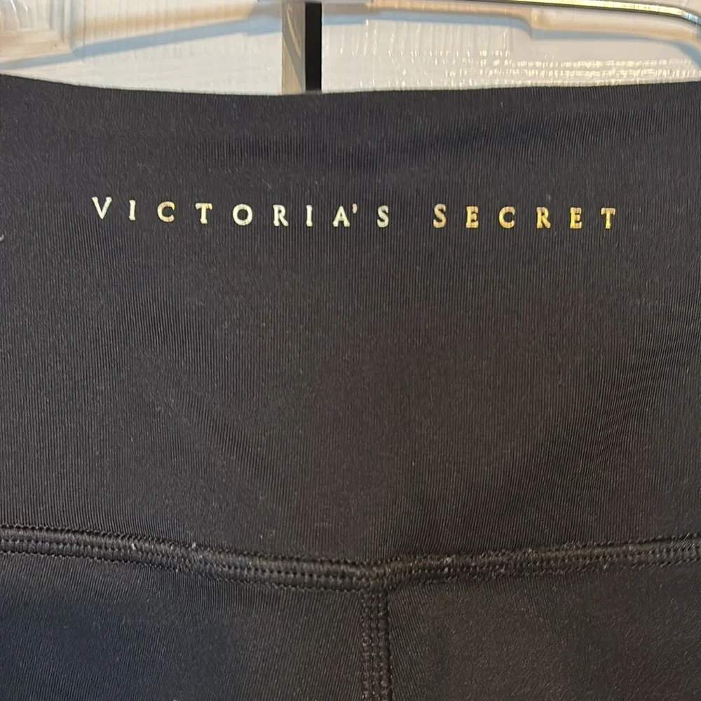 Victoria's Secret leggings in black size 4
